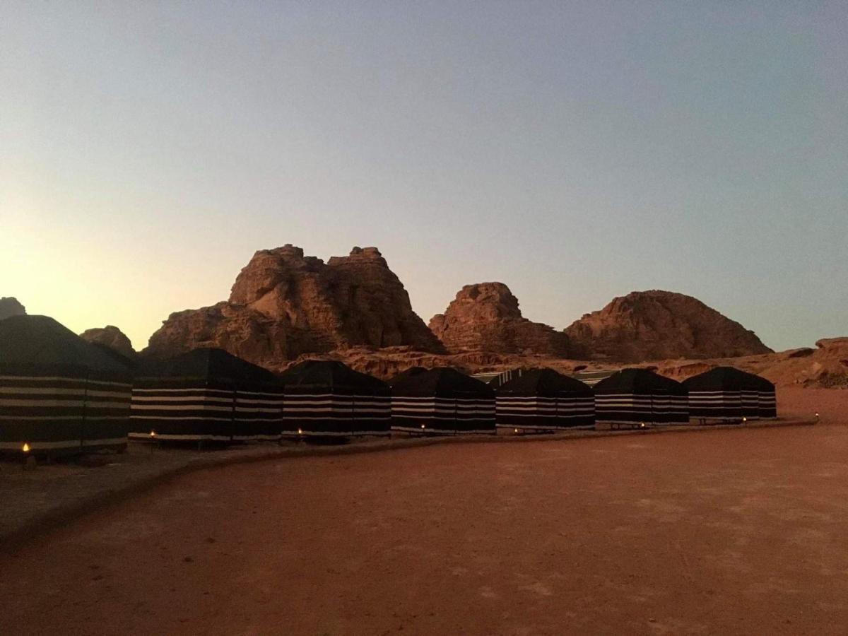 Wadi Rum Wanderlust Camp Zewnętrze zdjęcie